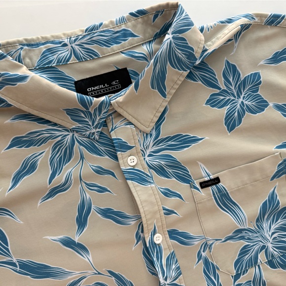 O'Neill Other - O’Neill TRVLR Traverse Relaxed Fit UPF Button-Up Shirt XL Khaki Blue Floral